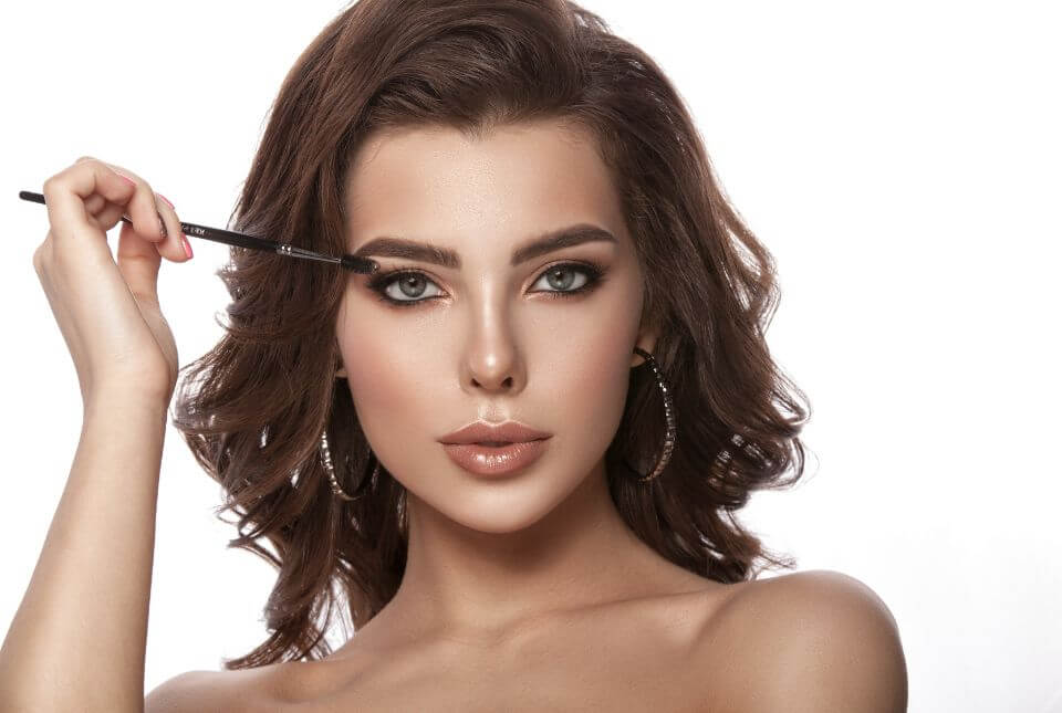 Guía Esencial: Cuidado y Recuperación de Cejas